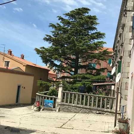 Arka 1 Apartment *